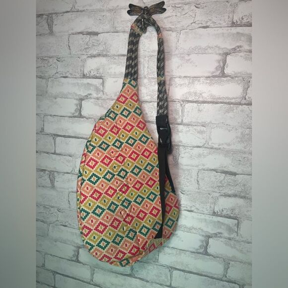 Kavu Rope Sling Zip up crossover Bag Spring pattern - Picture 3 of 10